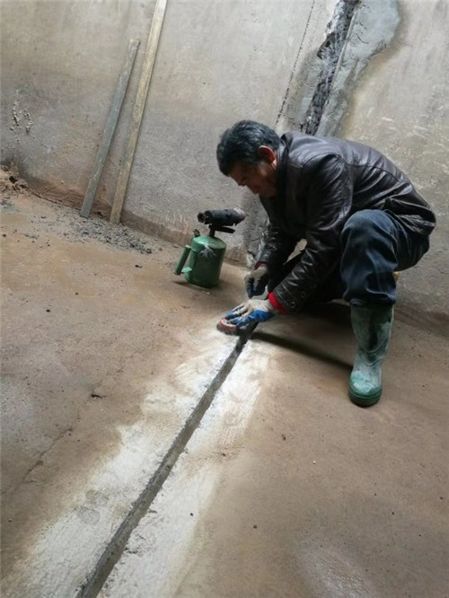 PTN材料應用于銅川桃曲波灌區老渠道伸縮縫